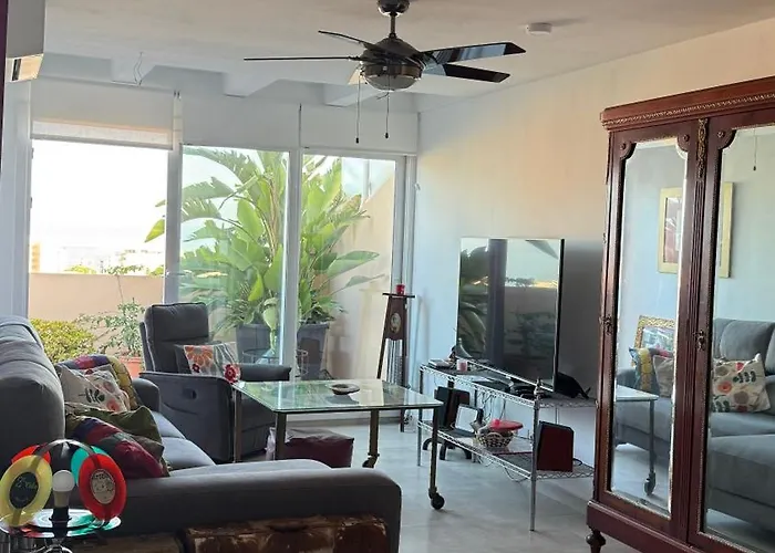 Espectacular Atico Con Vistas Al Mar Y La Montana Lejlighed Torremolinos