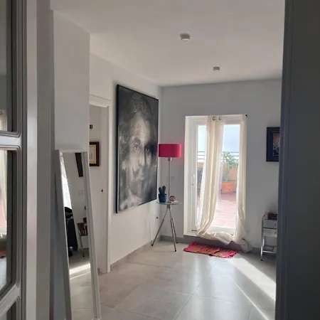 Espectacular Atico Con Vistas Al Mar Y La Montana Apartament